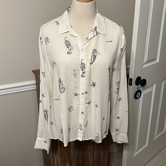 Zara Tops - Zara mermaid printed button down shirt